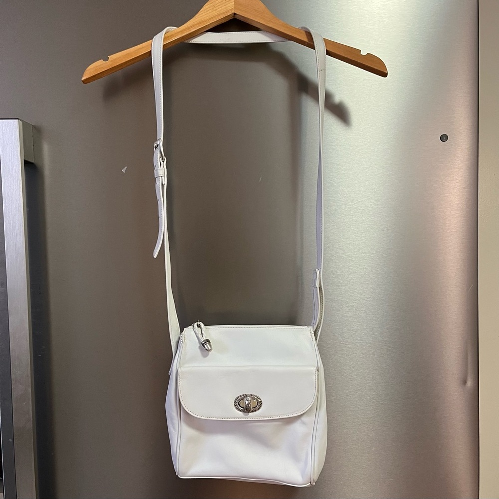 Like new Fossil Leather Crossbody Bag Elegant White Shoulder Bag